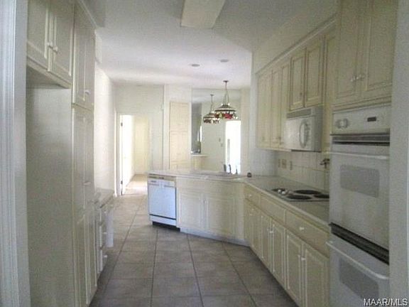 4th image of 3508 Summerhill Dr