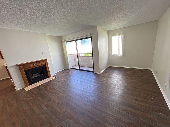 3rd image of 15023 Dickens St APT 10