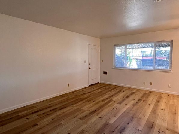 1138 E Yale Ave #1138