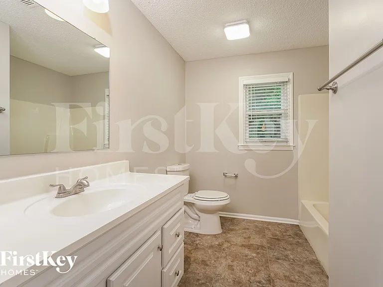 160 Rhyne Ct — Photo 16