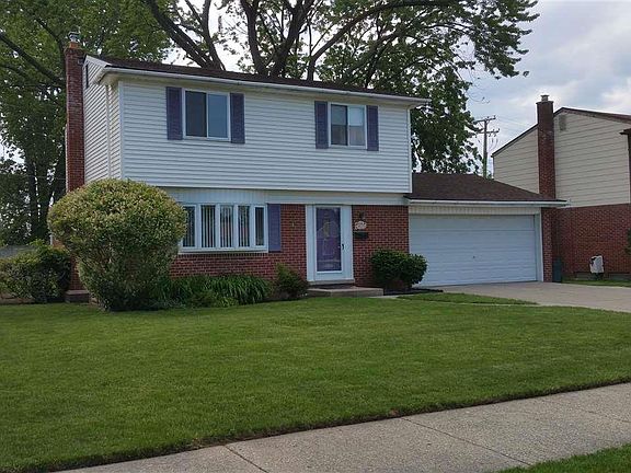 2nd image of 38271 Warwickshire Dr