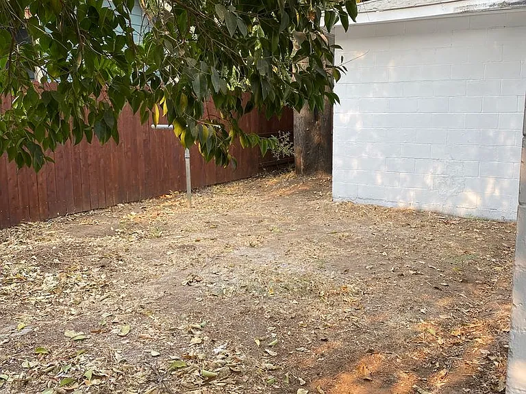 1642 Mulberry St — Photo 20