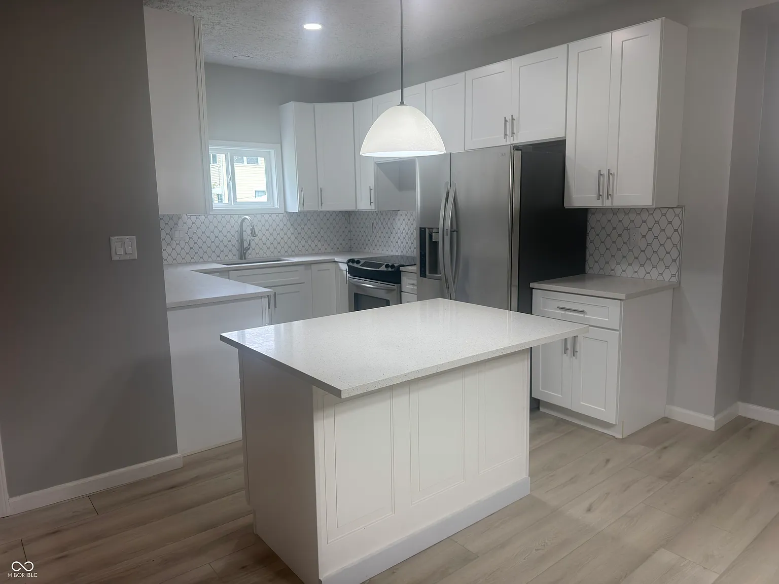 4 bed, 2.0 bath, 1918 sqft, $1,999 — Photo 4