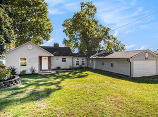 3411 W Shore Dr, Battle Creek, MI