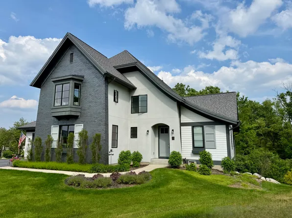 2062 Balsam Waters Ct NE, Grand Rapids, MI 49525