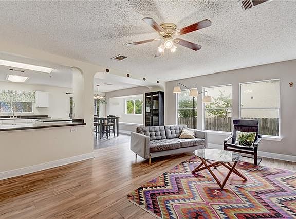 4th image of 2715 Vinson Ct