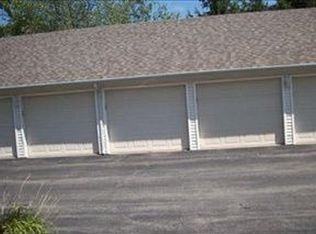 865 Forest Glen Dr, Valparaiso, IN