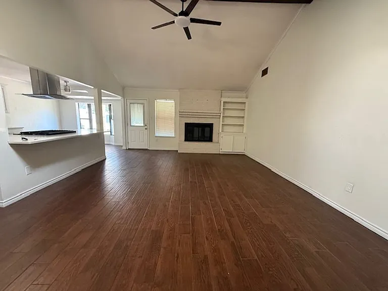 4608 Oak Knoll St — Photo 5