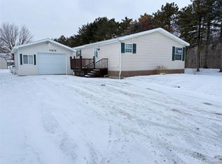 11312 N Lake Dr, Fenton, MI 48430