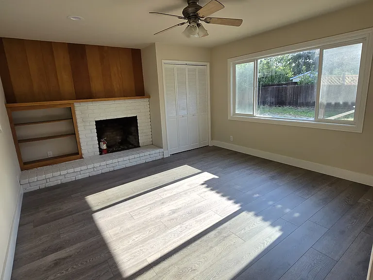 934 Juanita Dr — Photo 7