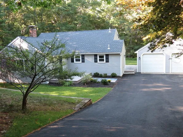 48 Grove St, Plympton, MA 02367