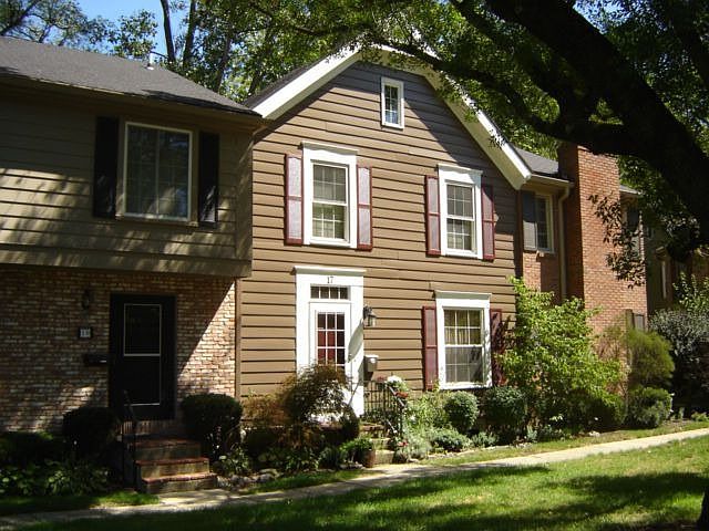 1st image of 17 Nicholson Ct