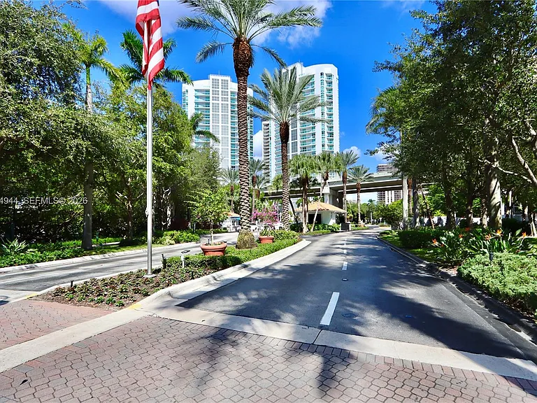 3600 Mystic Pointe Dr #1115 — Photo 54