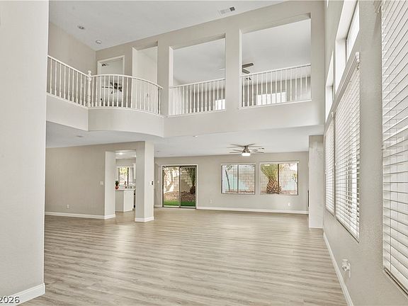 4th image of 5567 Spruce Hill Ct
