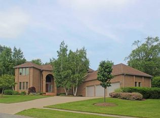 320 Erica Dr, Erie, PA 16509