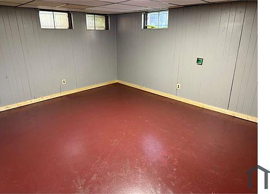 3rd image of 10443 Royal Dr