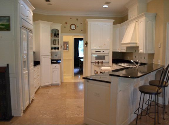4th image of 315 Forest Oaks