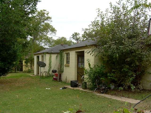 2nd image of 1625 Whiting Dr