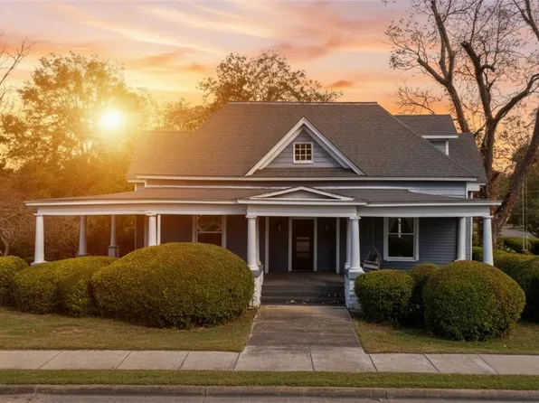 609 Geneva St, Opelika, AL 36801