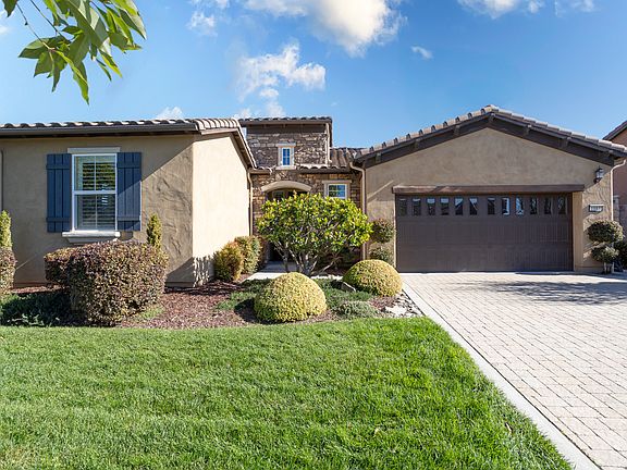 2nd image of 1083 Danni Ct