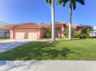 131 Pepper Tree Cres, Royal Palm Beach, FL 33411