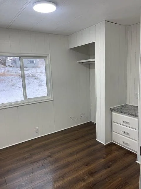 355 SW Creston Ave — Photo 3