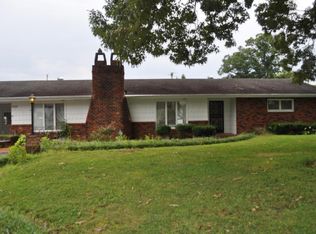 1213 Pennsylvania Ave, Etowah, TN 37331