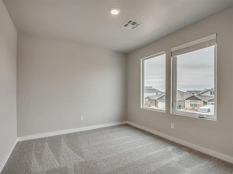 520 NW 176th Ter — Photo 39