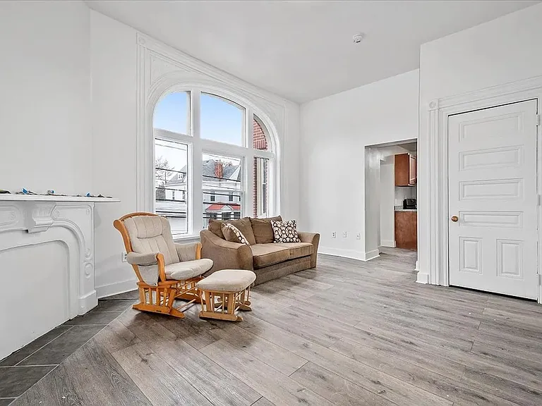 100 N Linden Ave #103 — Photo 4