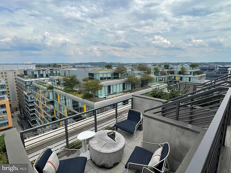 1211 Van St SE #601 — Photo 23