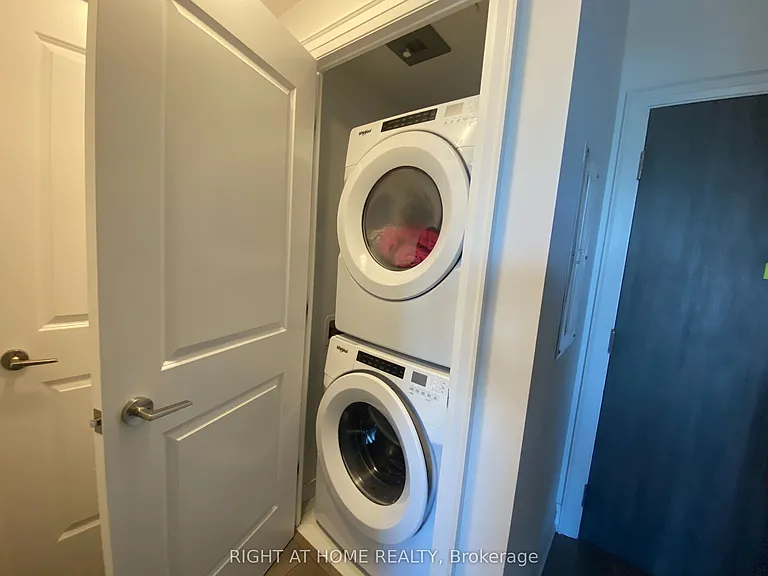 10 Gatineau Dr #1007W — Photo 14