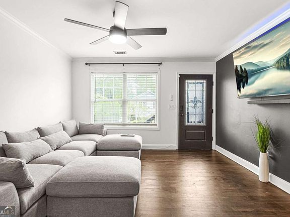 3rd image of 545 Elmwood Rd NW