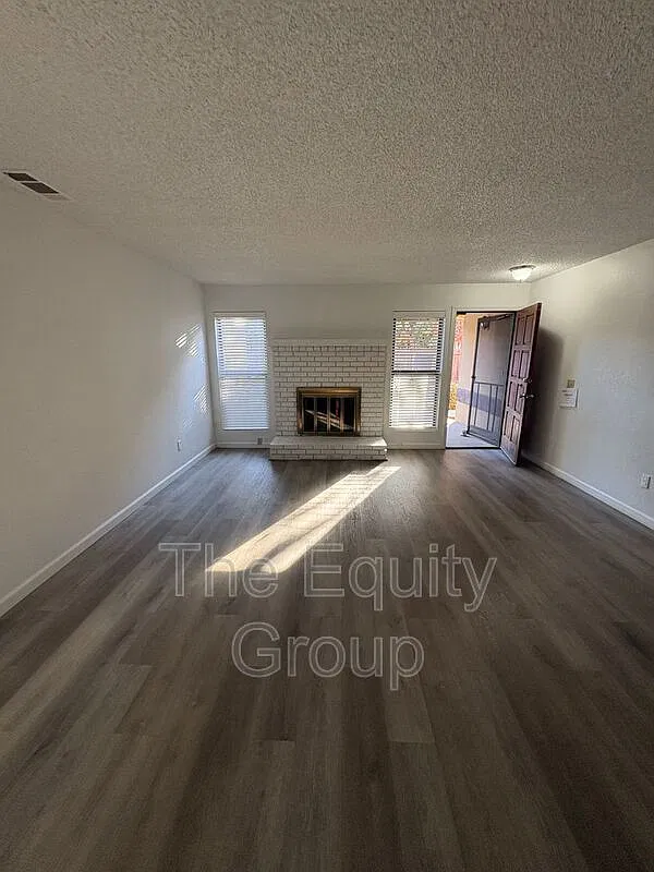 2 bed, 2.0 bath, $1,650 — Photo 4