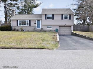 72 Nakomis Dr, Warwick, RI 02888