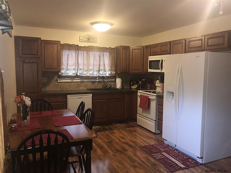5th image of 14 BELLEMEAD Street