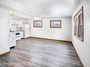 809 Washington St #15296321, Cedar Falls, IA 50613