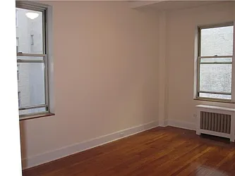 Rented by Siderow Residential Group