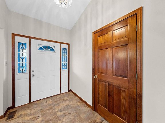 4th image of 3943 Laux Dr