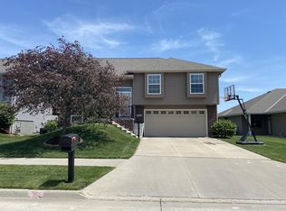 5225 Hardings Landing Rd, Council Bluffs, IA 51501