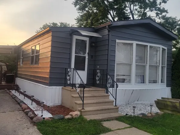 396 S Windmere Cir, Matteson, IL 60443