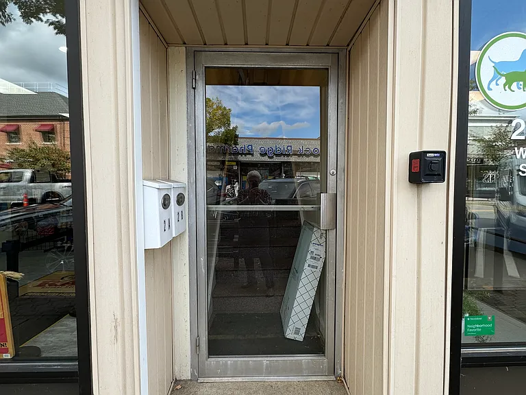 196 Rock Rd #2-B — Photo 1