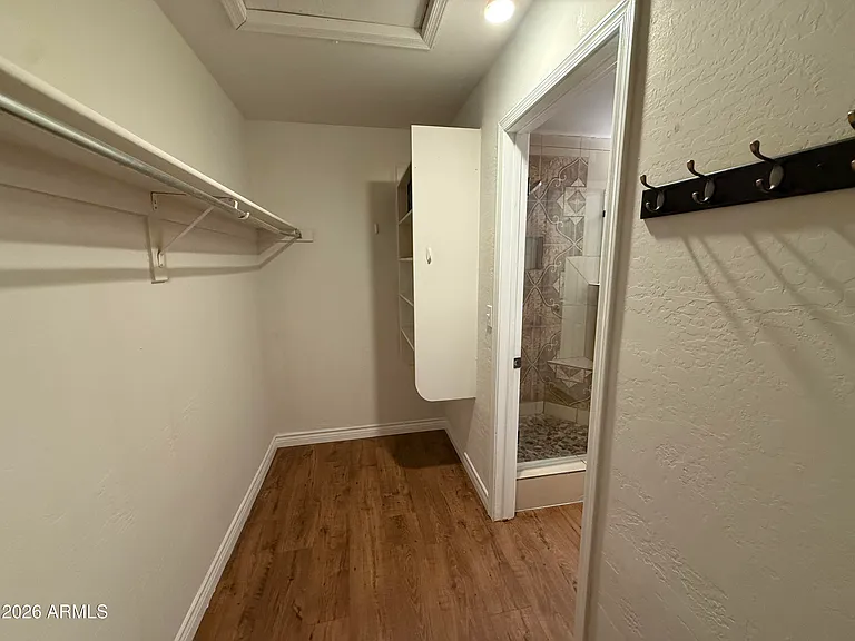 518 W Scott Ave — Photo 22