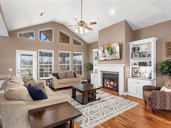 4th image of 2031 S Cherry Hills Dr