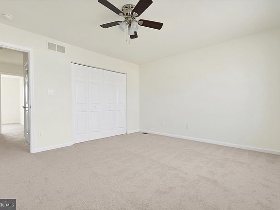 5th image of 619 Lisa Ln