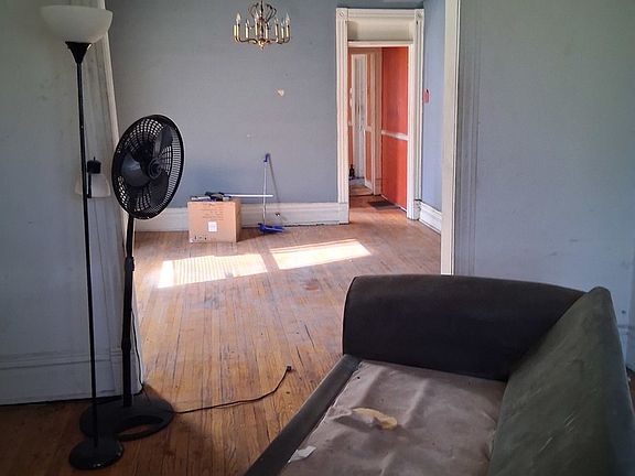 2nd image of 5708 S Lowe Ave