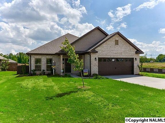 3rd image of 384 Northlake Dr