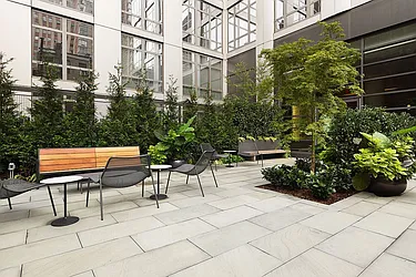 Rented by R New York