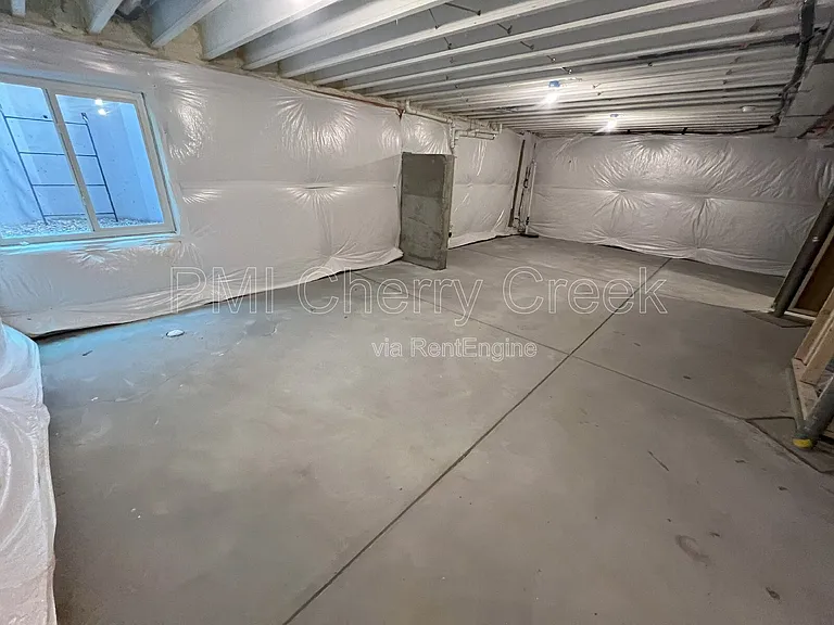 741 N Tempe St — Photo 35
