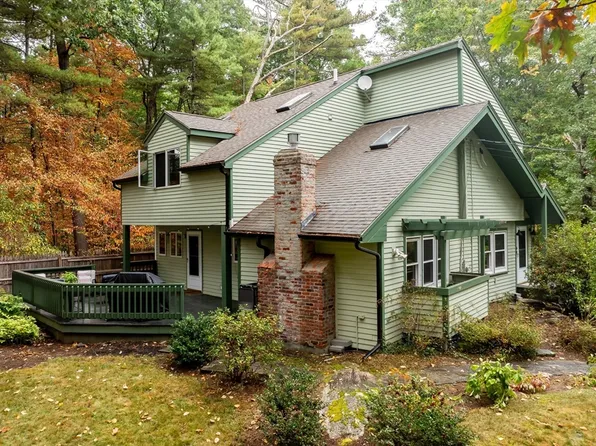 37 Shaker Ln, Littleton, MA 01460