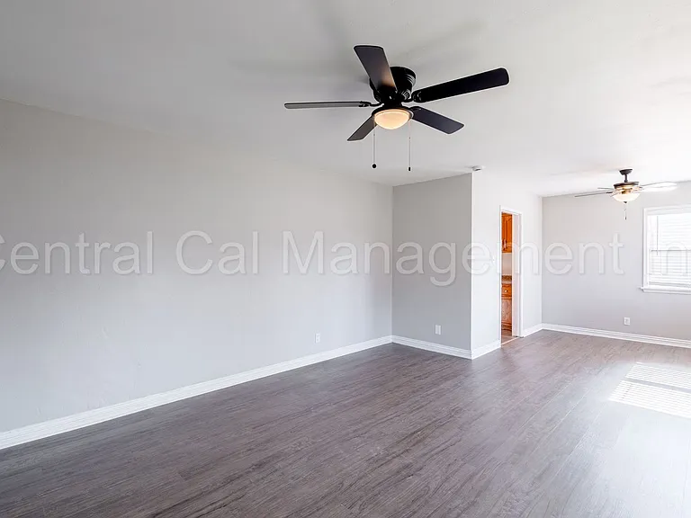 200 Wetherley Dr — Photo 4